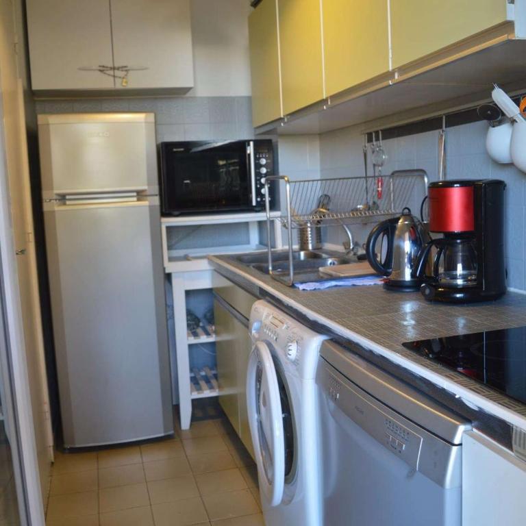 Studio mezzanine 4 couchages à Cavalaire avec terrasse, ascenseur, lave-vaisselle et lave-linge - FR-1-226B-27 - Appartement (4 Adultes) - 14