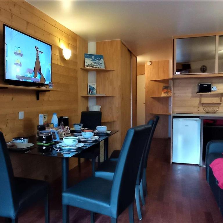 Charmant appart pour 5 pers, balcon, départ skis aux pieds, équipements top ! - Apartment mit 1 Schlafzimmer - 1