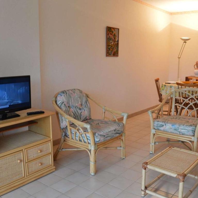 Appartement 2 pièces à Fréjus avec piscine, parking et à 300m des commerces - FR-1-226A-145 - Appartamento - 16