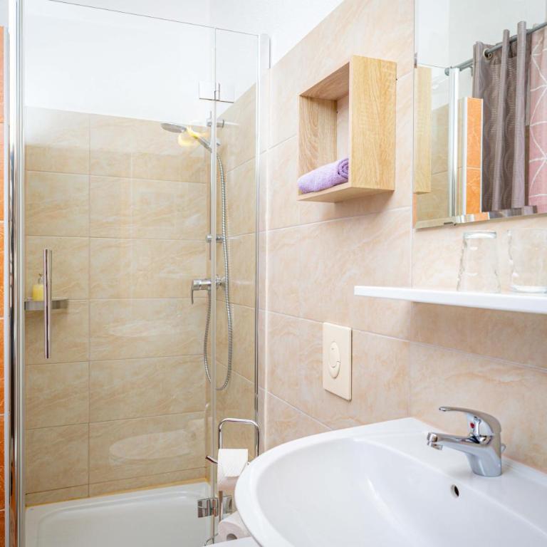 Pension Sandhof - Deluxe Zweibettzimmer - 10