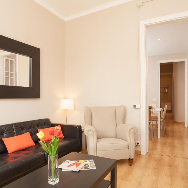 Housalia Sagrada Familia - Three-Bedroom Apartment - 10