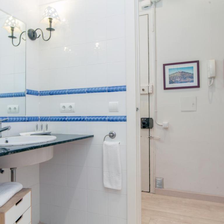 Housalia Sagrada Familia - Three-Bedroom Apartment A - Aragó 423 - 10