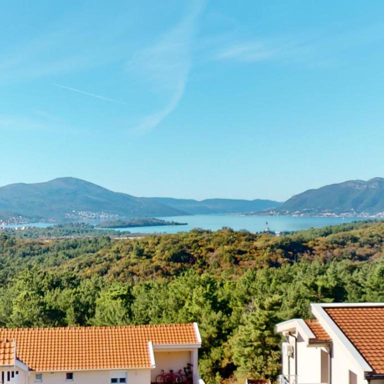 Sunny Villa in Kavac - Villa - 22