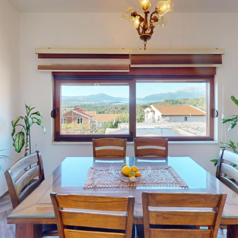 Sunny Villa in Kavac - Villa - 36