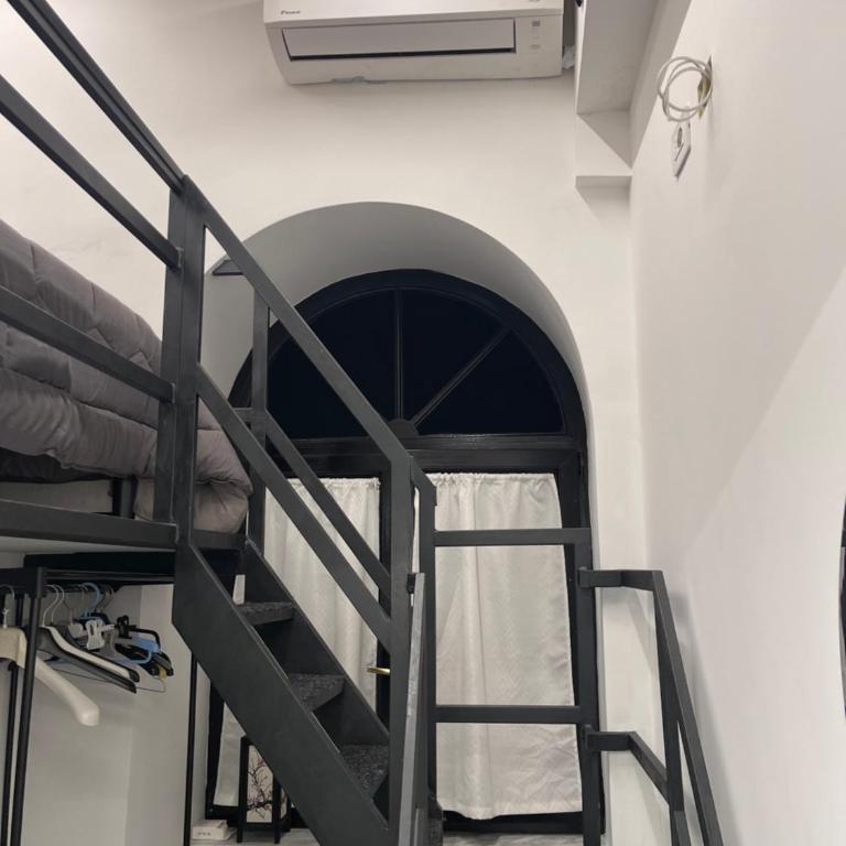 Lux House Naples Airport - Camera Tripla Economy con Bagno in Comune - 19