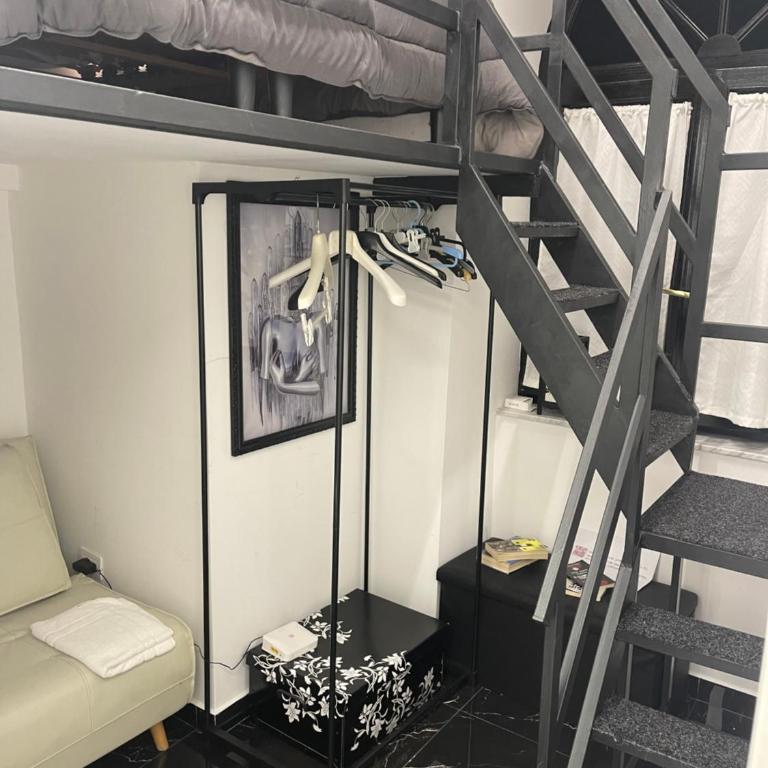 Lux House Naples Airport - Camera Tripla Economy con Bagno in Comune - 24