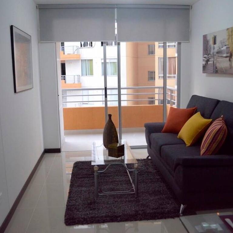 Apto en la Flora con vista zona social - Two-Bedroom Apartment - 5