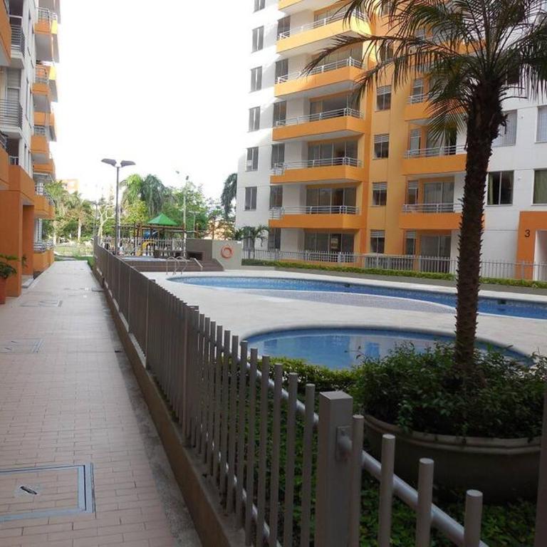 Apto en la Flora con vista zona social - Two-Bedroom Apartment - 19