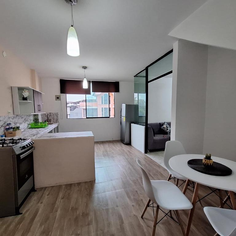 Grande departamento cerca al Shopping y con garage - Two-Bedroom Apartment - 7