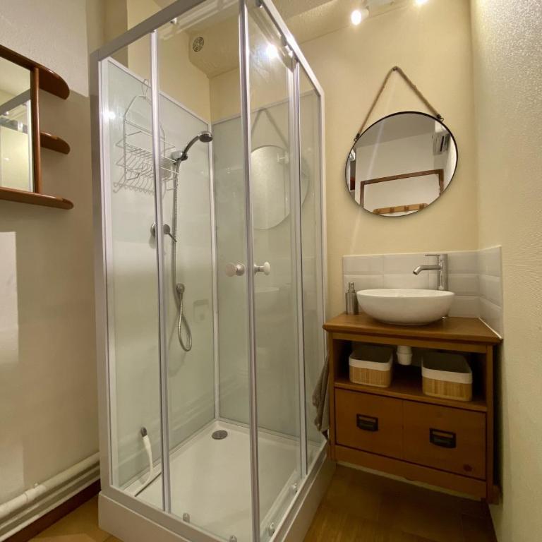 Les Angles - Appartement cosy T2 - 6 personnes avec parking et véranda - FR-1-758-15 - Apartment - 12