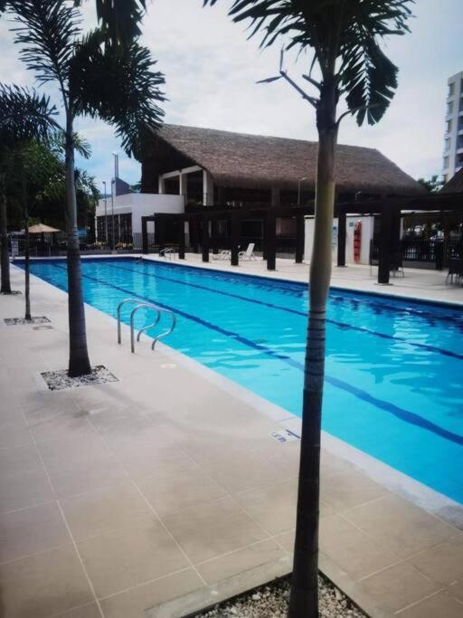 Precioso Apartamento en Condominio - Ricaurte - Three-Bedroom Apartment - 7