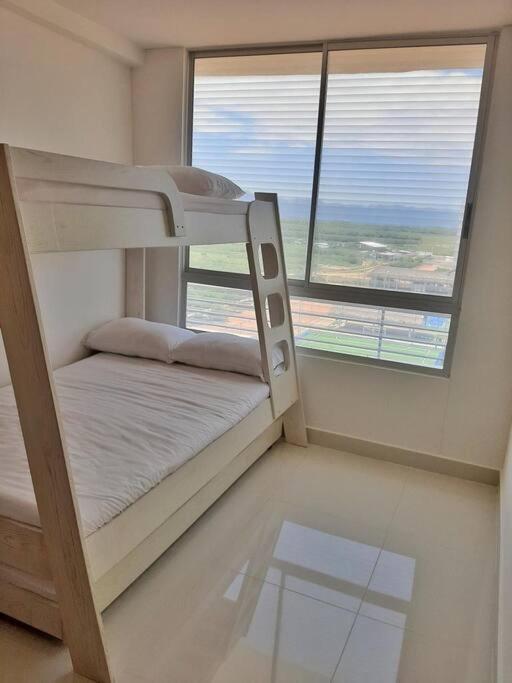 Precioso Apartamento en Condominio - Ricaurte - Three-Bedroom Apartment - 21
