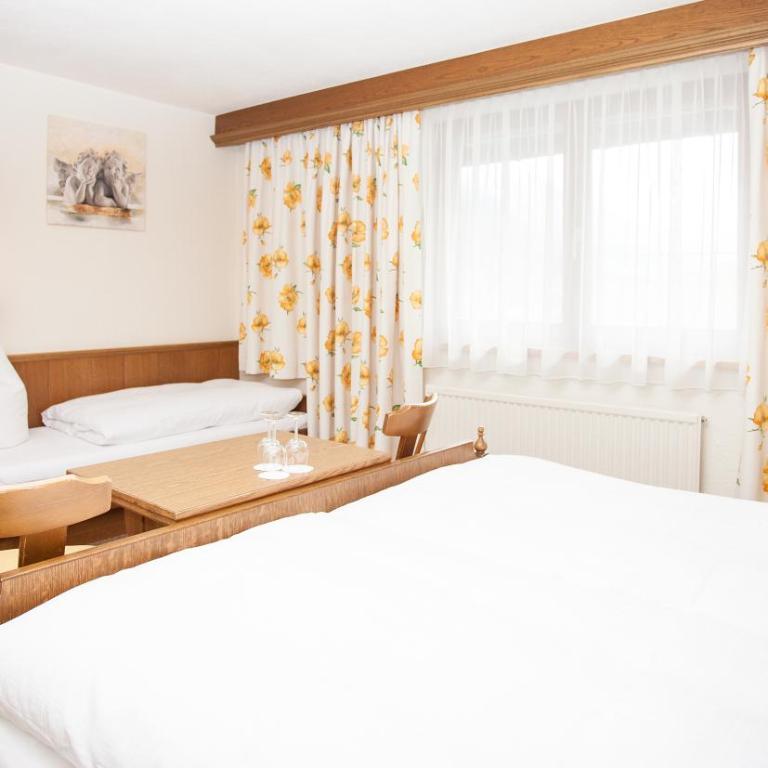 Gasthof Talblick - Dreibettzimmer mit Bergblick - 4