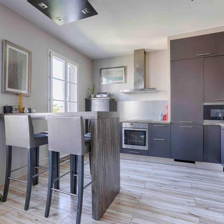 Stylish Duplex very near Disneyland Paris with Parking 2-8 Guests - Two-Bedroom Apartment - 6