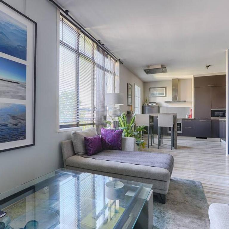 Stylish Duplex very near Disneyland Paris with Parking 2-8 Guests - Two-Bedroom Apartment - 10