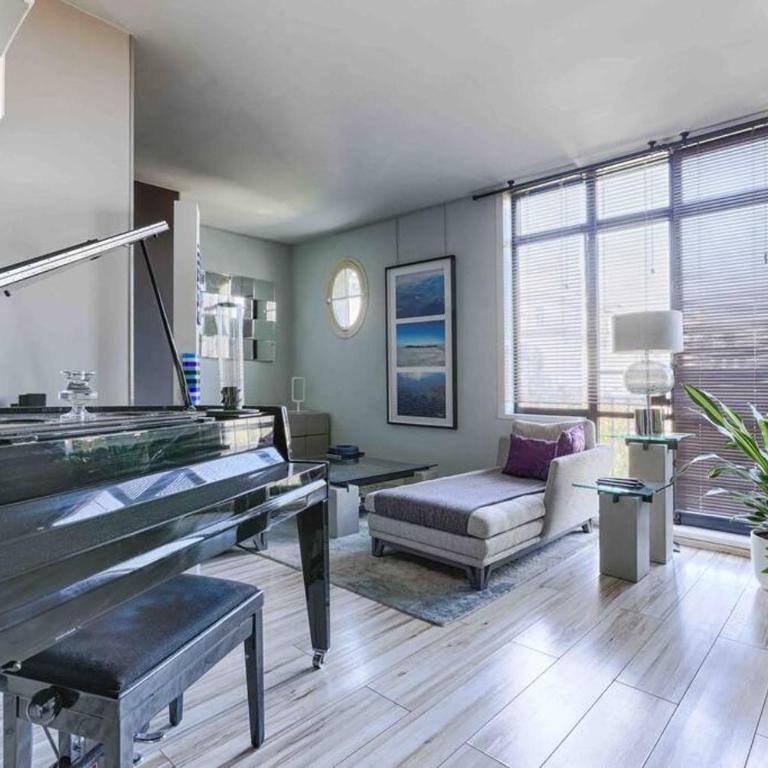 Stylish Duplex very near Disneyland Paris with Parking 2-8 Guests - Two-Bedroom Apartment - 9