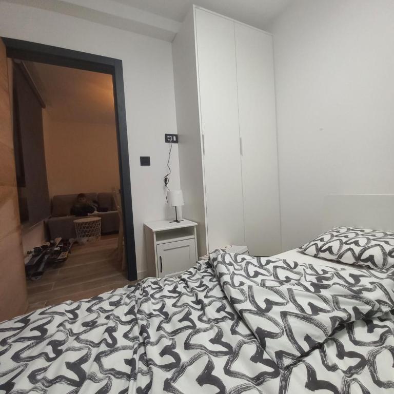 SKYLUX apartments 7 - One-Bedroom Apartment - 2