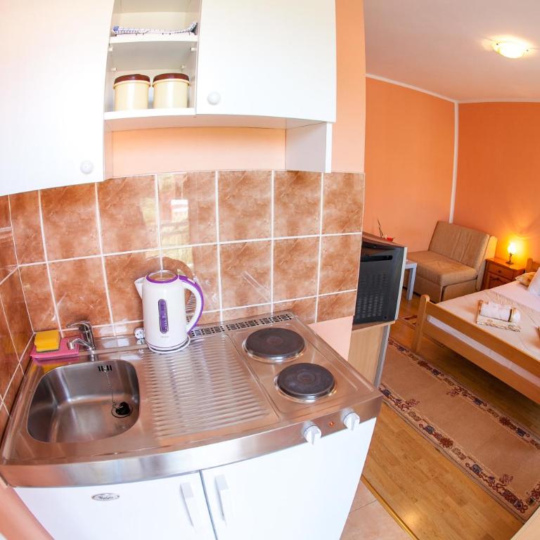 Lidia Apartments - Standardni Trokrevetni Studio - 11