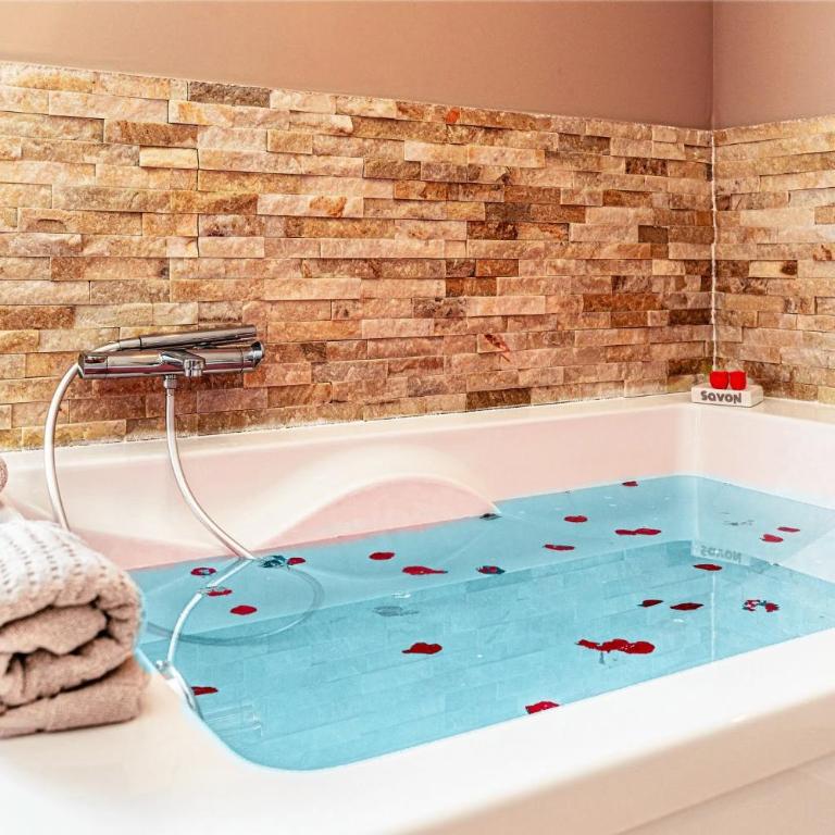 Studio Love room Spa Baignoire double La Ciotat Centre port - Studio with Spa Bath - 1