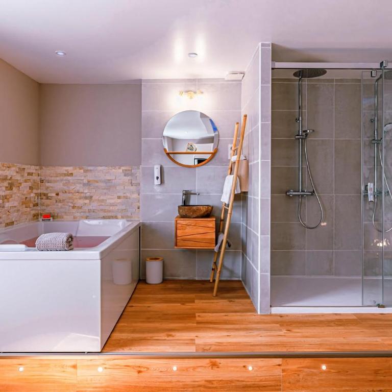 Studio Love room Spa Baignoire double La Ciotat Centre port - Studio with Spa Bath - 9