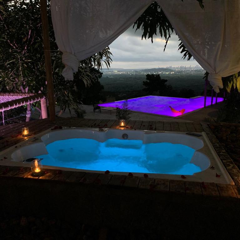 ADA MARINA, hotel campestre con la mejor vista a Cartagena - Suite con bañera de hidromasaje - Cama extragrande - 1