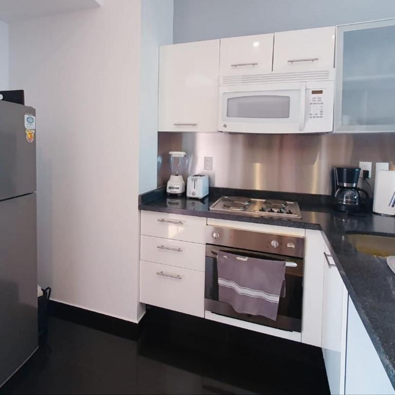 On Paseo de la Reforma, great location, luxurious, pool, gym - One-Bedroom Apartment - 4