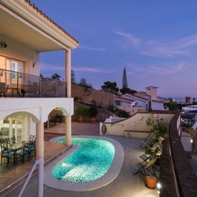 Villa Flow - Three-Bedroom Apartment - 1