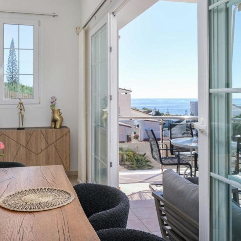 Villa Flow - Three-Bedroom Apartment - 24