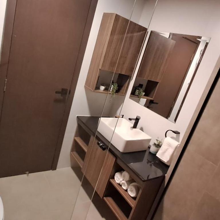 ¡Disfruta de tecnología y glamour! - Apartamento de 1 dormitorio - 17