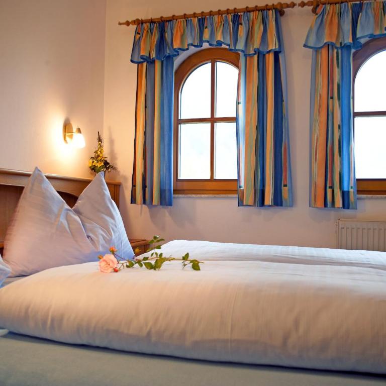 Gästehaus ALPINA - Apartment mit Blick auf die Berge - 12