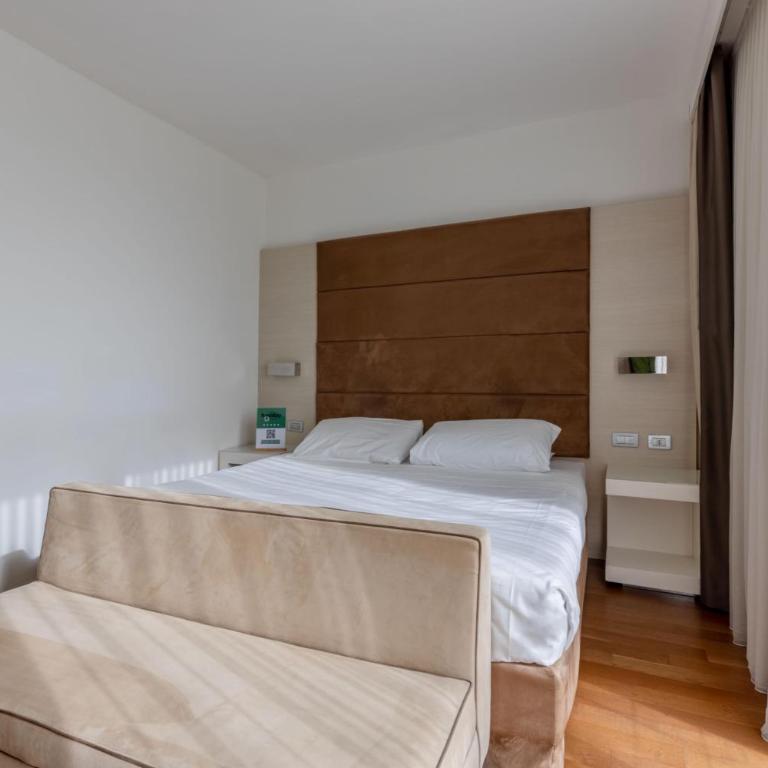 HOTIDAY Room Collection - Pisa - Camera Matrimoniale Standard - 7