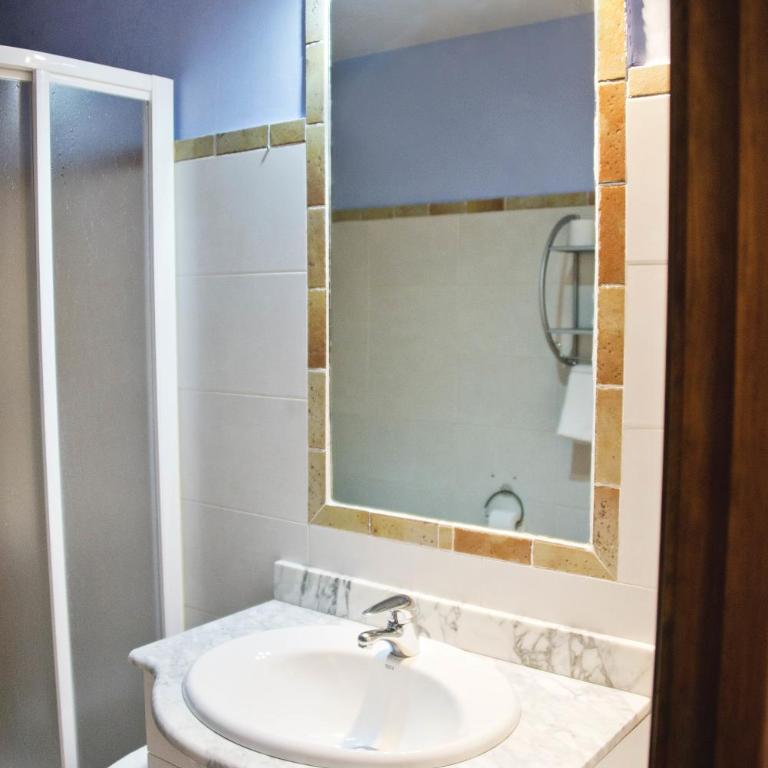 Apartamentos Montesclaros - One-Bedroom Apartment - 10