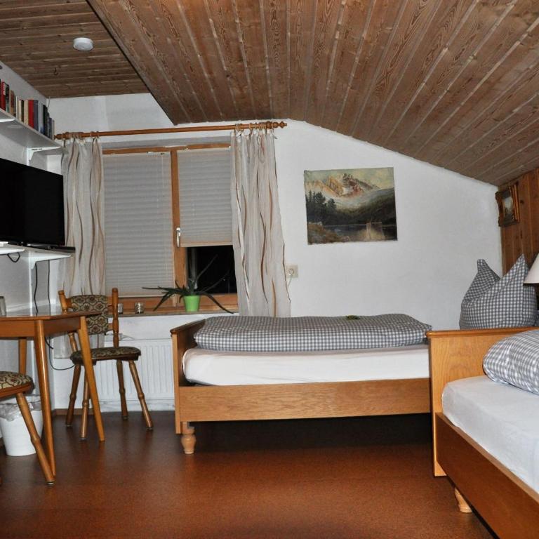 Pension Hirsch - Apartment mit 2 Schlafzimmern und Bergblick - 4