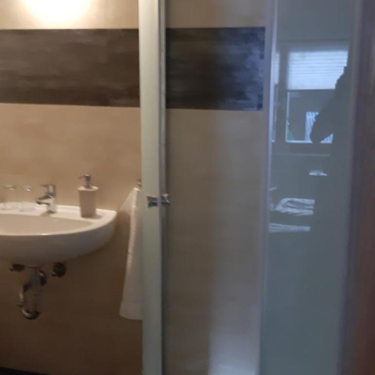Pension Hirsch - Apartment mit 2 Schlafzimmern und Bergblick - 1