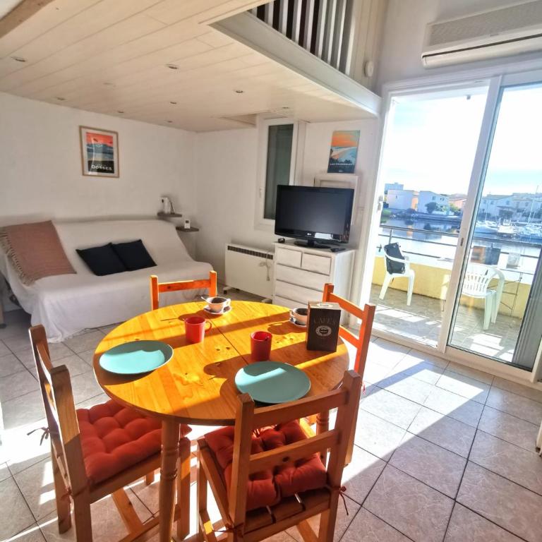 Appartement coup de coeur les pieds dans l'eau - One-Bedroom Apartment - 19