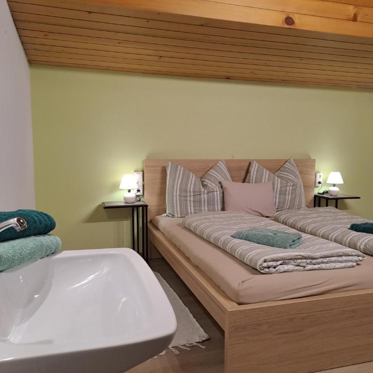 Alpenbauernhaus Konzett - Apartment mit 3 Schlafzimmern und Bergblick - 1
