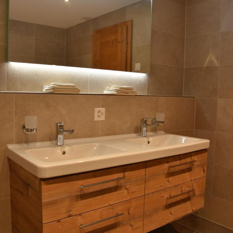 FERIENWOHNUNGEN Chalet Hohturnen - Apartment mit 2 Schlafzimmern und Terrasse - 20
