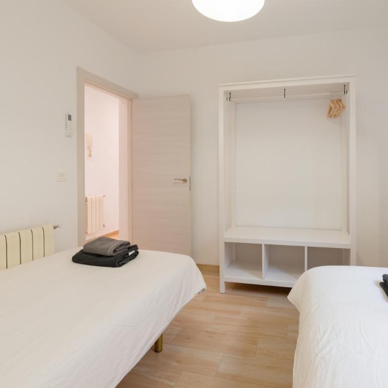 TrendyHomes Granada - moderno apartamento a 15 minutos del centro - Two-Bedroom Apartment - 14