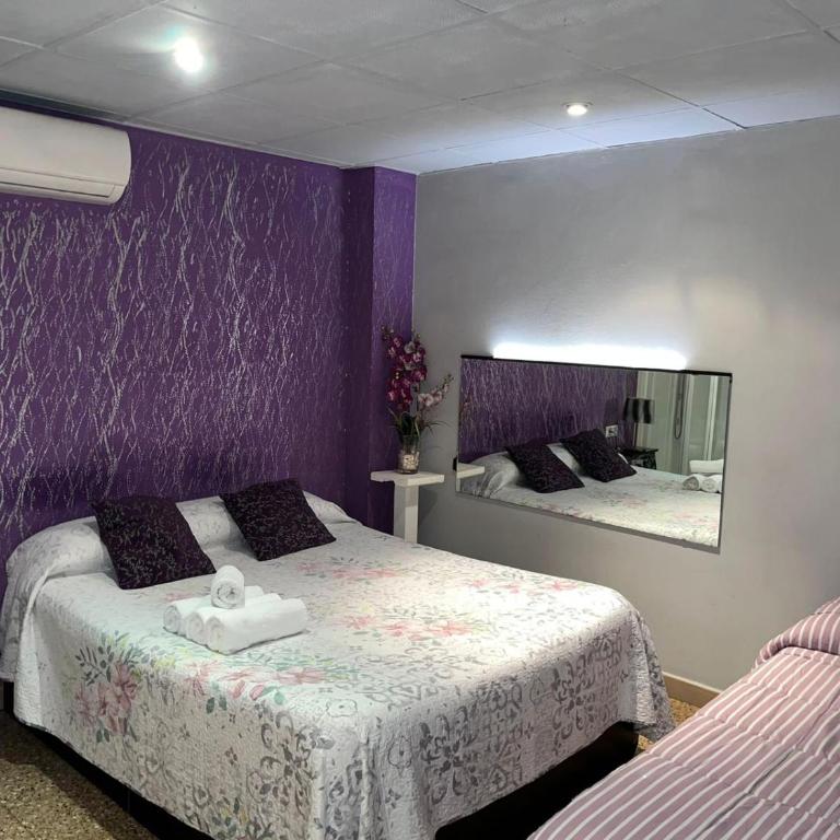 Hostal Happystay - Deluxe Double Room with Shower - 2