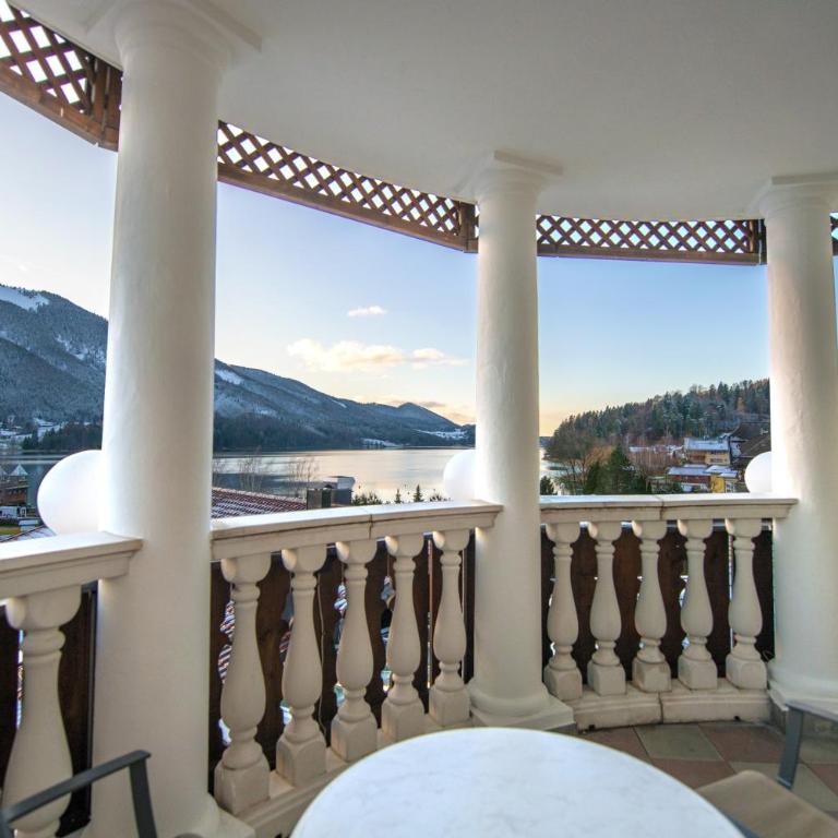 Waldhof Fuschlsee Resort - Suite Tower mit Balkon und Seeblick - 1
