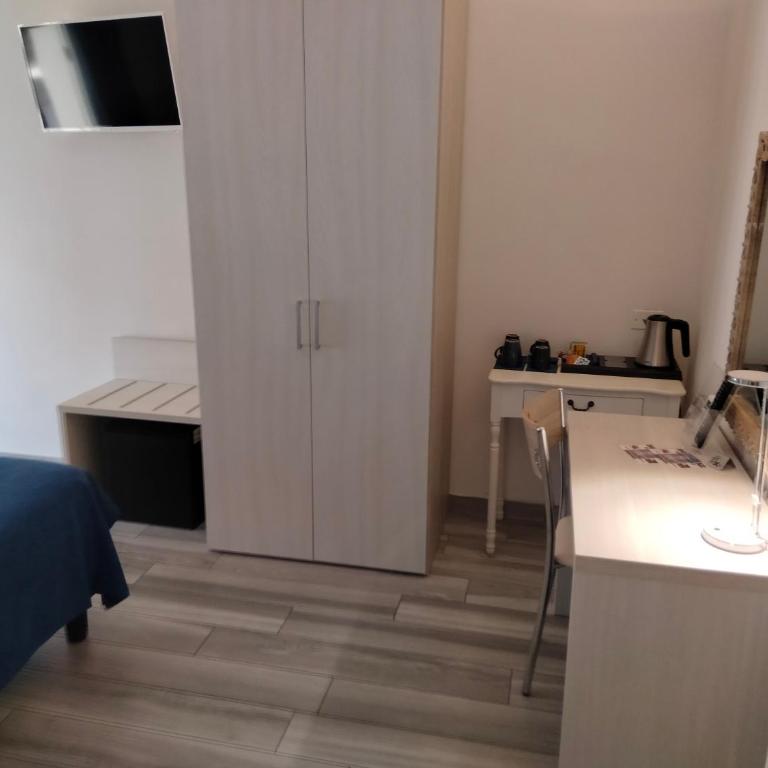 B&B Bologna Fair Tower - Camera Matrimoniale/Doppia con Letti Singoli con Bagno Privato - 15