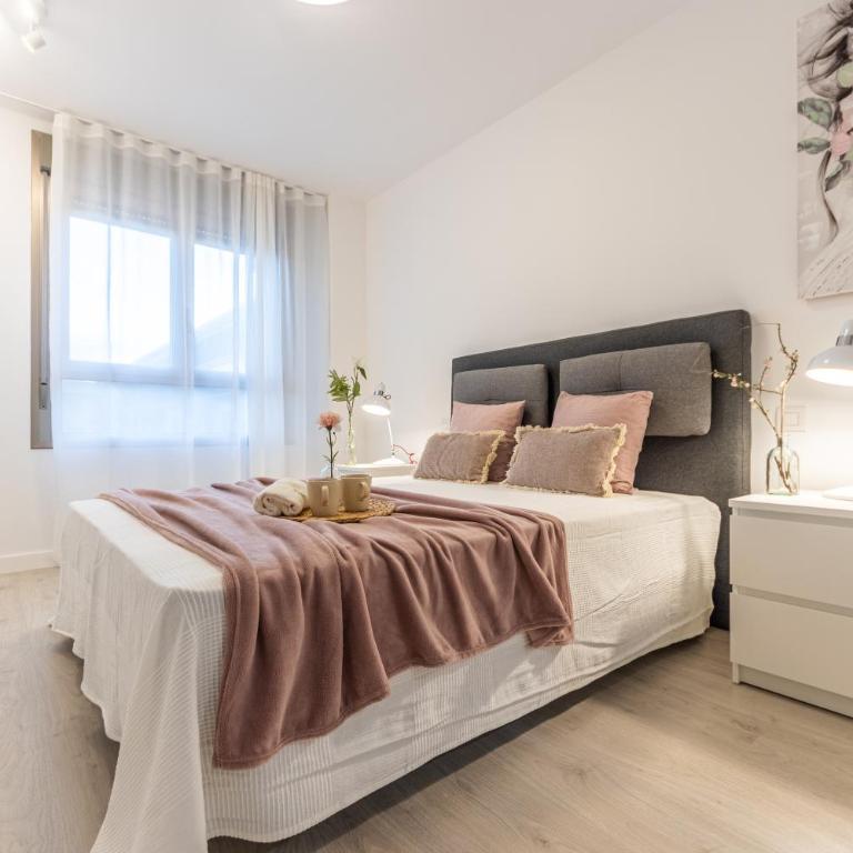 Homes & Go Los Olivos - Three-Bedroom Apartment - 9