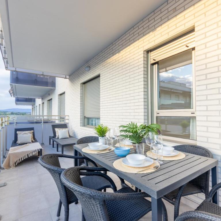 Homes & Go Los Olivos - Three-Bedroom Apartment - 5