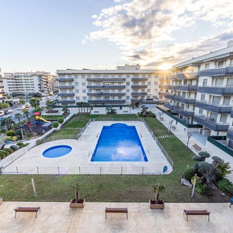 Homes & Go Los Olivos - Three-Bedroom Apartment - 4