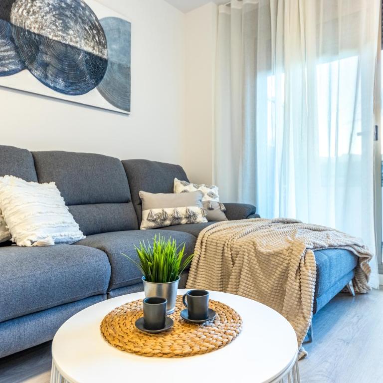 Homes & Go Los Olivos - Three-Bedroom Apartment - 19