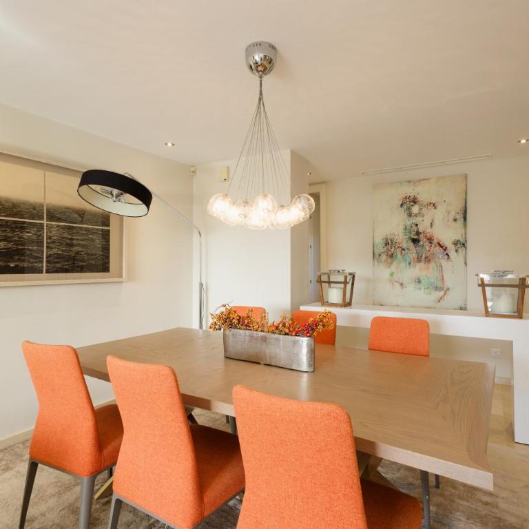 Holiday home, with sea views, south facing and close to the golf course and the beach, in Elviria Hills - Three-Bedroom Apartment - 29