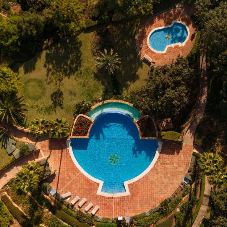 Holiday home, with sea views, south facing and close to the golf course and the beach, in Elviria Hills - Three-Bedroom Apartment - 47