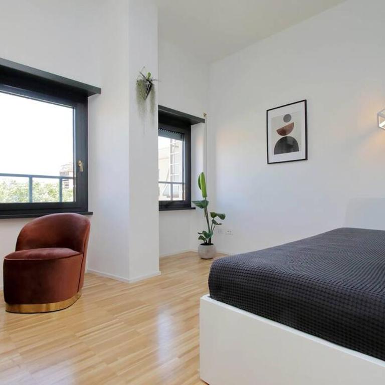 YCH TRILOCALE FINEMENTE ARREDATO VICINO ALLA METRO - Appartamento con 3 Camere da Letto - 38