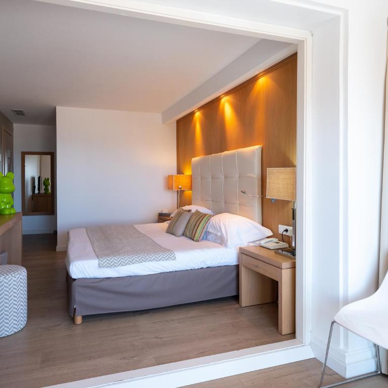 Hotel Revellata & Spa - Large sup • Double or Twin Room - Terrace with Sea View - 11