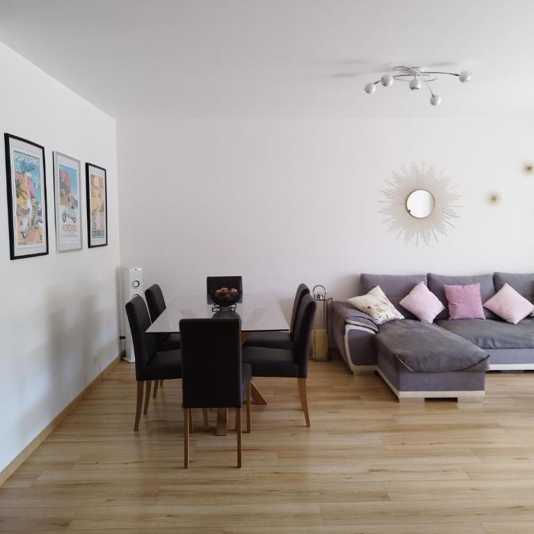 Mon petit Paradis, Cassis centre Apt 90 m2, 200 m Mer, terr plein sud, clim park privé - Appartement 3 Chambres - 2